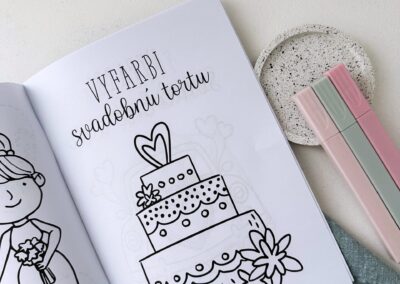 Svadobná omaľovánka