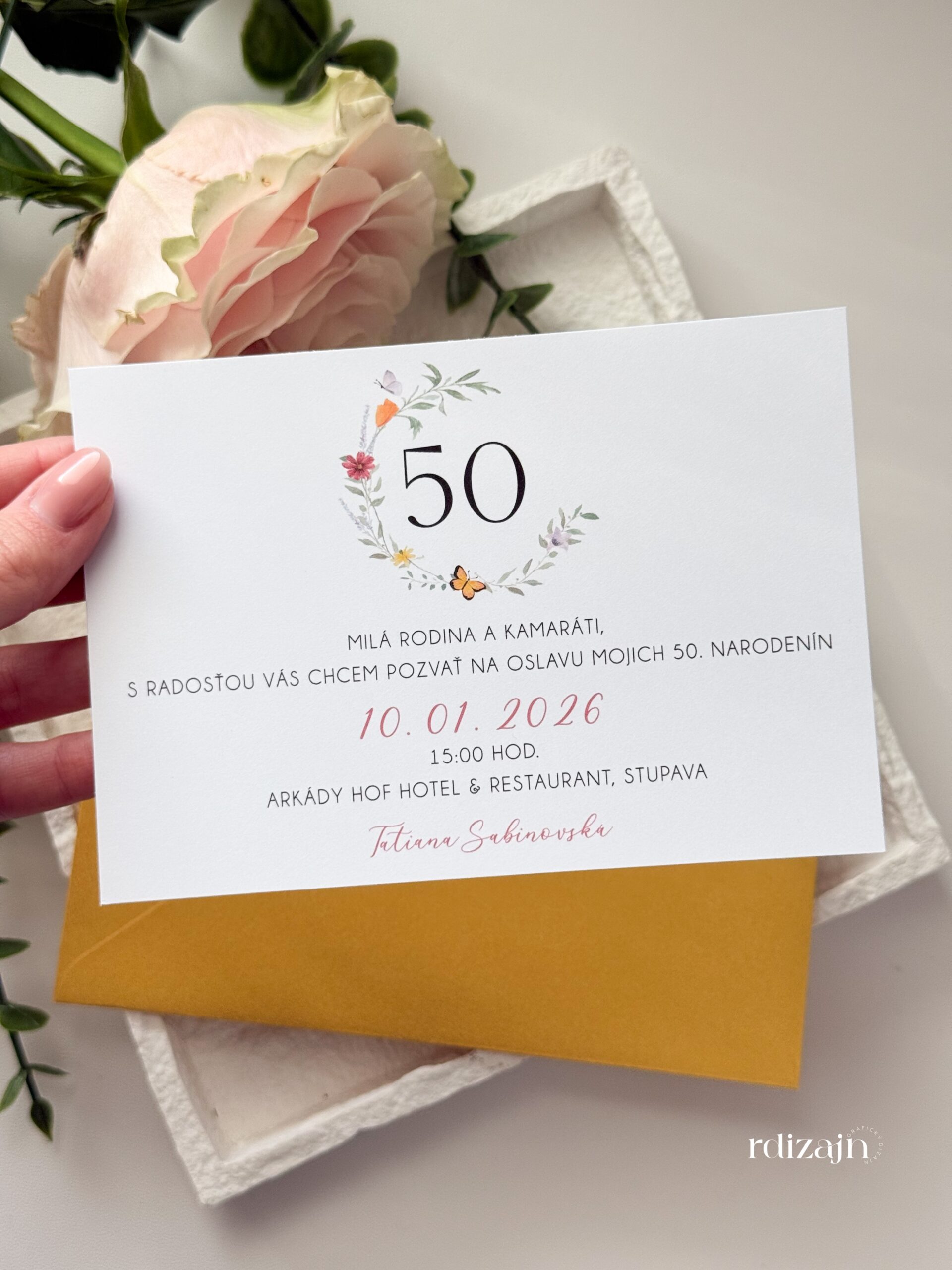 narodeninove-pozvanky-vencek-z-kvetov-50tka-2 narodeninové pozvánky pre ženu, pozvánka na narodeninovú oslavu